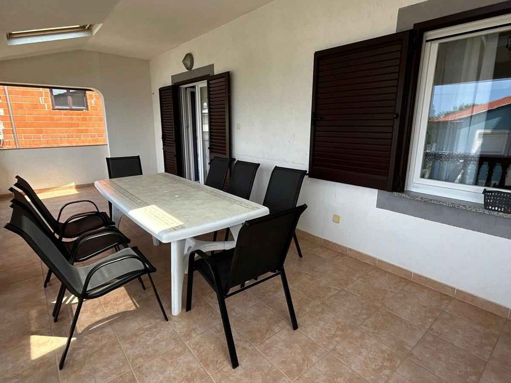 Ferienwohnung mit großer Terrasse und SAT-TV