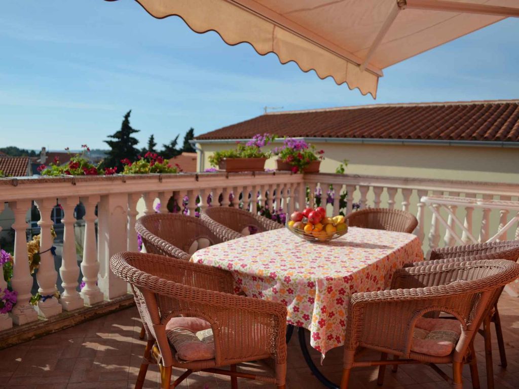 Ferienwohnung mit WLAN, Pool und Gartengrill