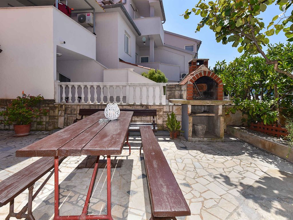 Ferienwohnung mit Terrasse und Klimaanlage