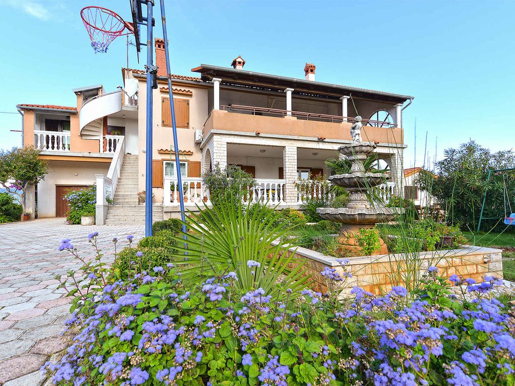 Ferienwohnung mit Terrasse und Klimaanlage