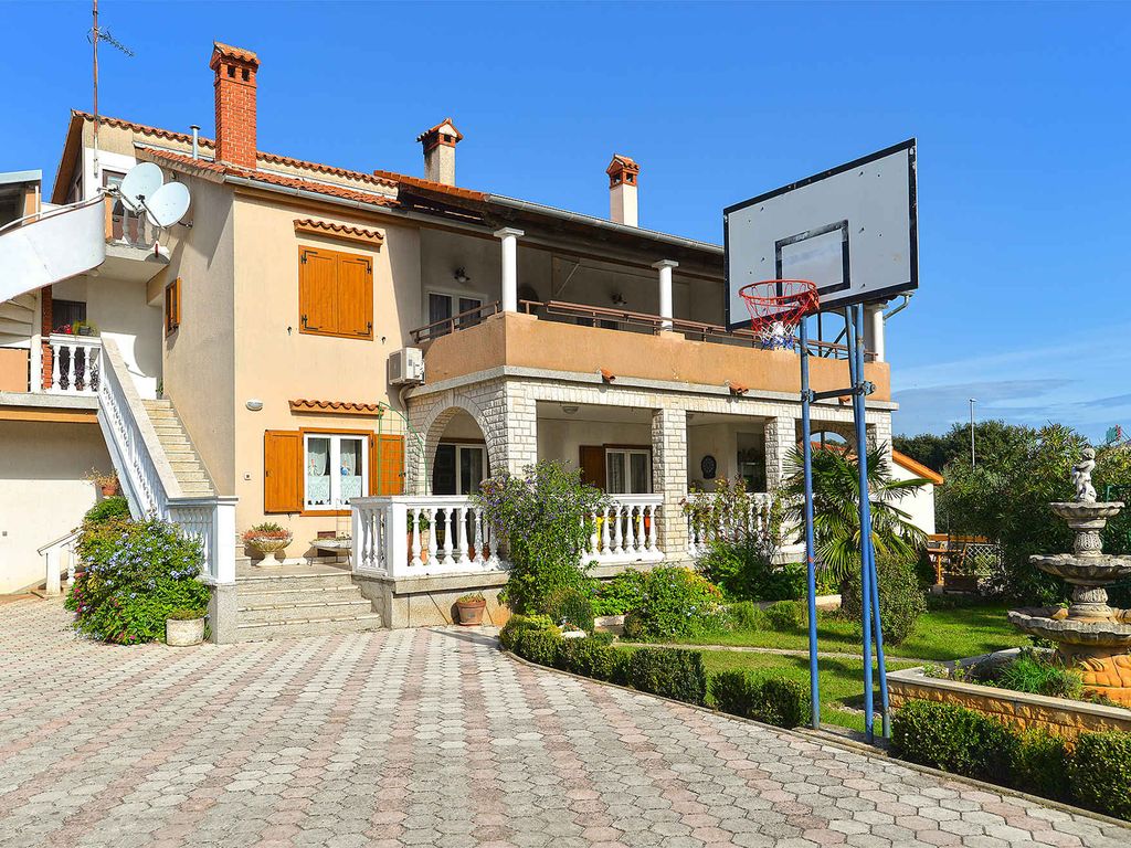 Ferienwohnung mit Terrasse und Klimaanlage