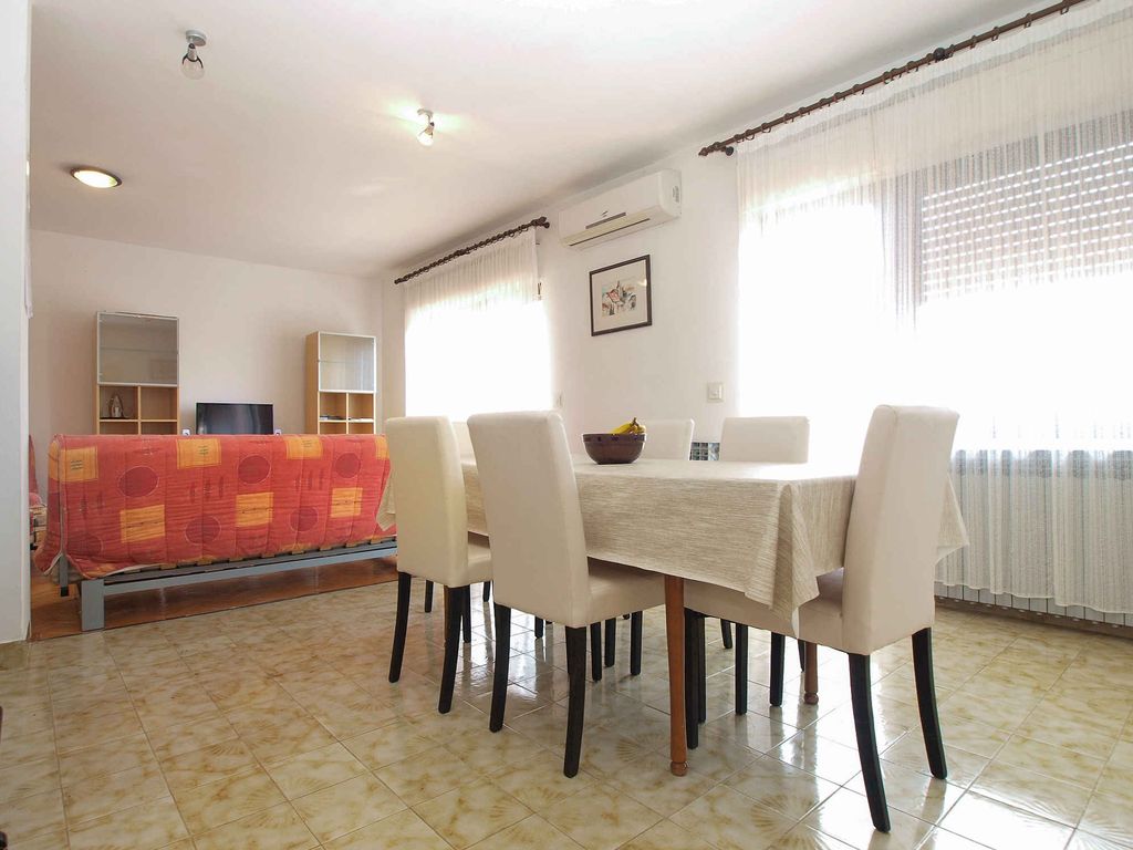 Ferienwohnung mit Terrasse und Klimaanlage
