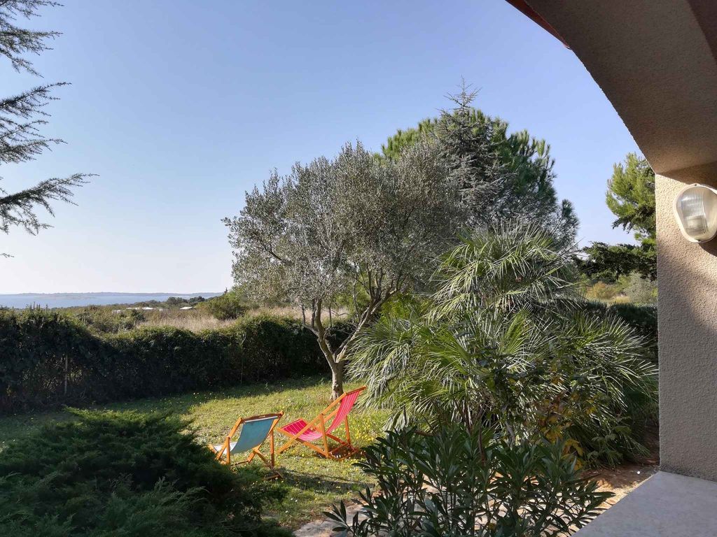 Ferienhaus mit Gartenterasse und Grill