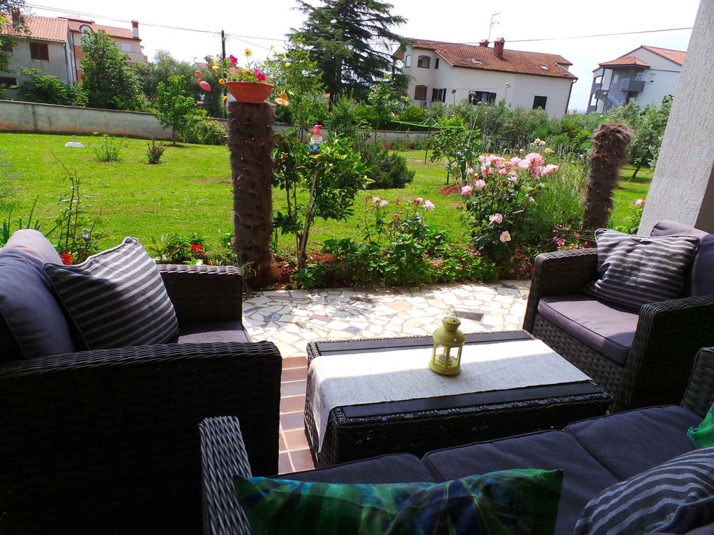 Ferienwohnung mit Terrasse und Grill