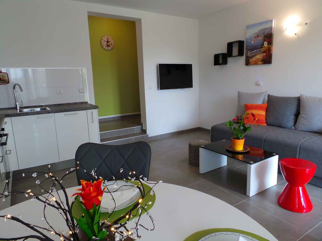 Ferienwohnung mit Terrasse und Grill
