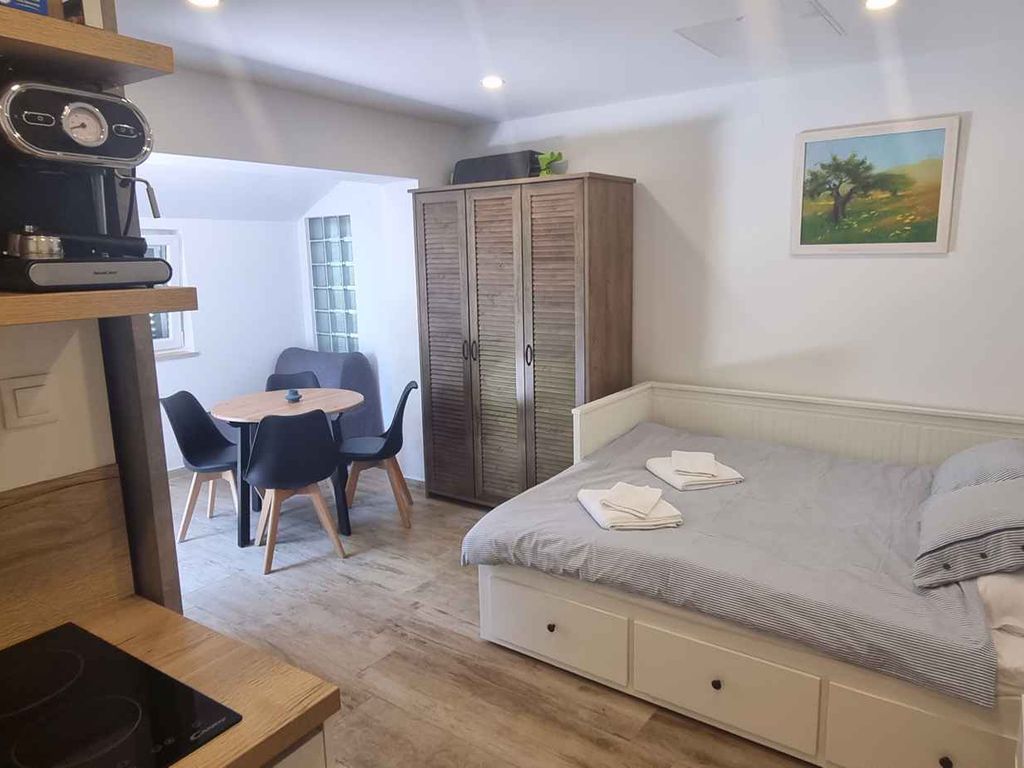 Studio alleinstehend mit Garten