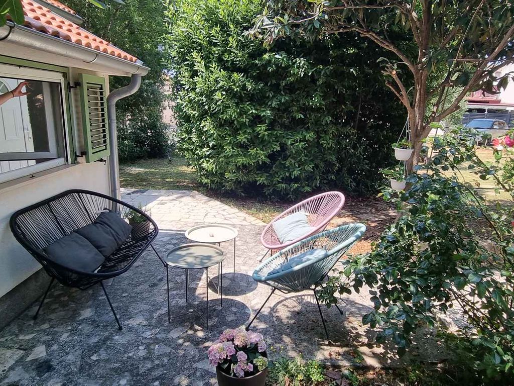 Studio alleinstehend mit Garten