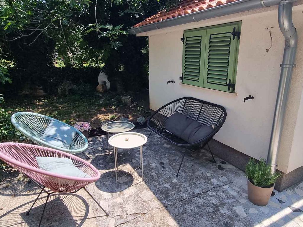 Studio alleinstehend mit Garten