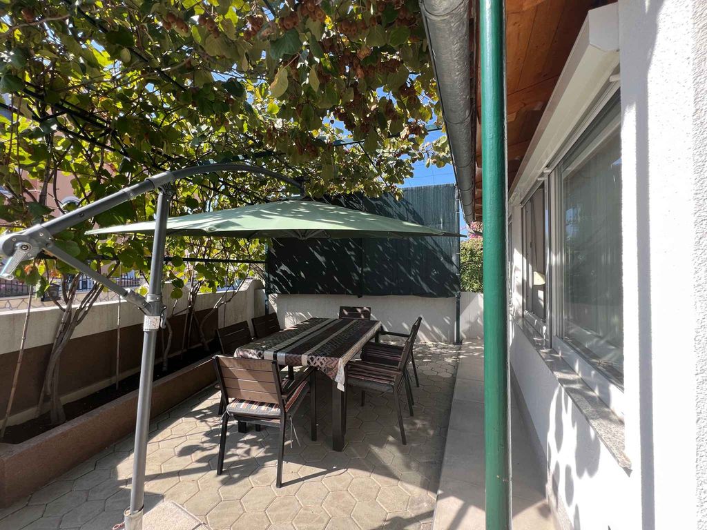 Ferienwohnung mit Terrasse und Klimaanlage