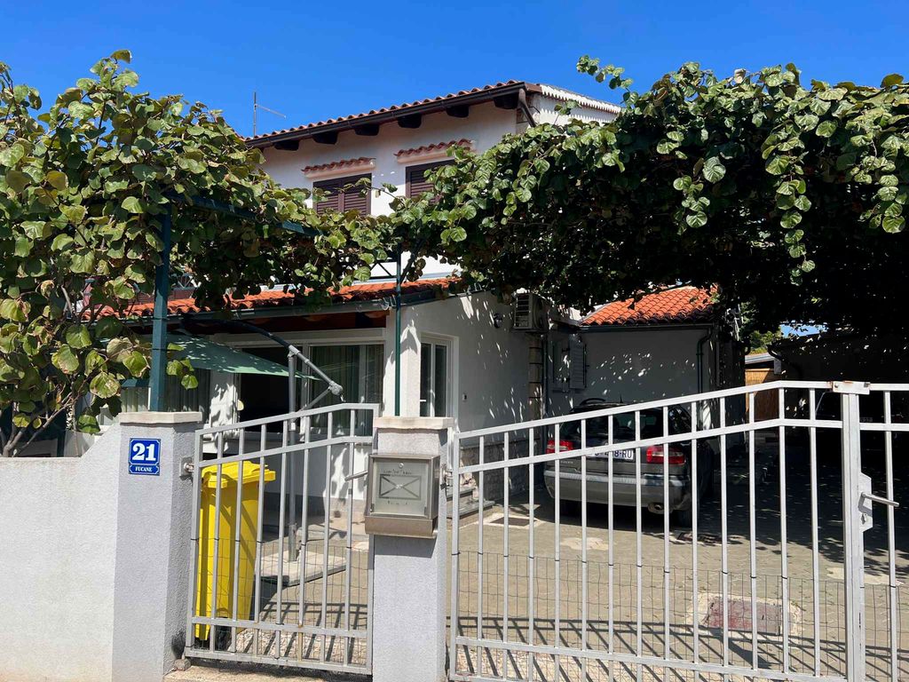 Ferienwohnung mit Terrasse und Klimaanlage