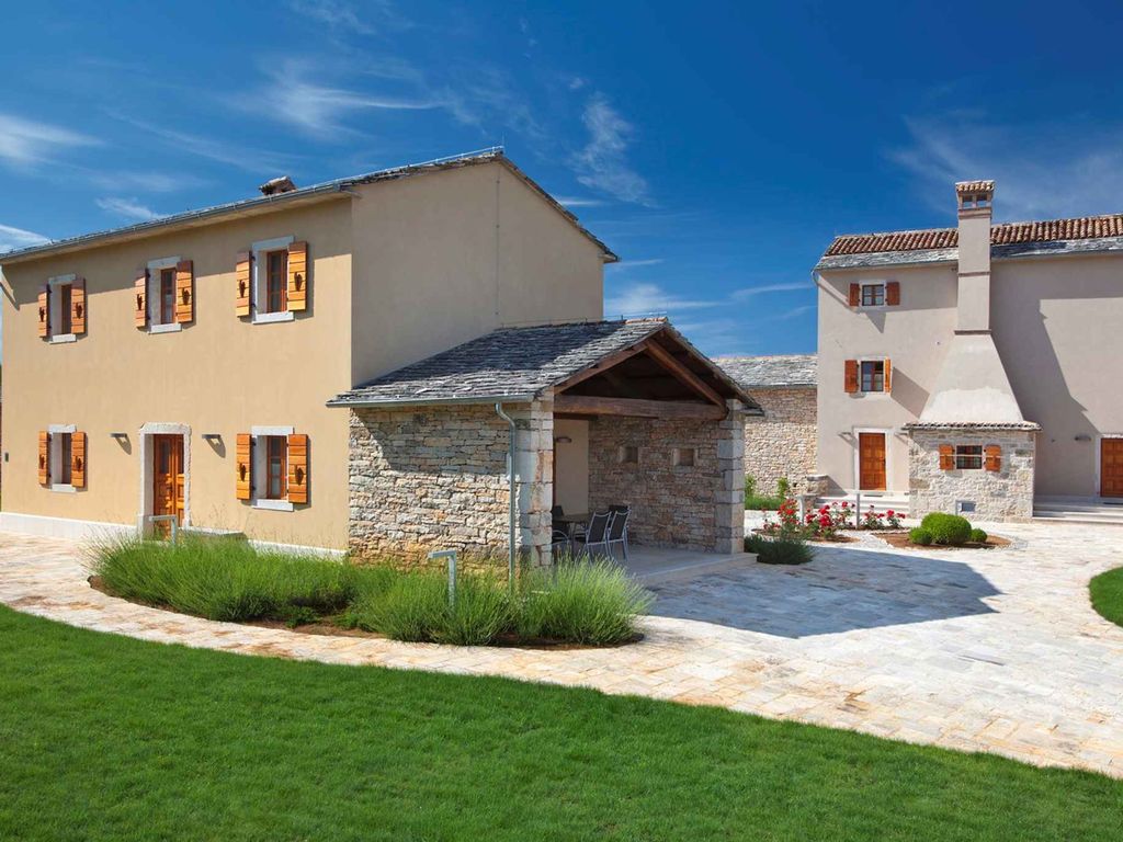 FerienHaus mit Pool