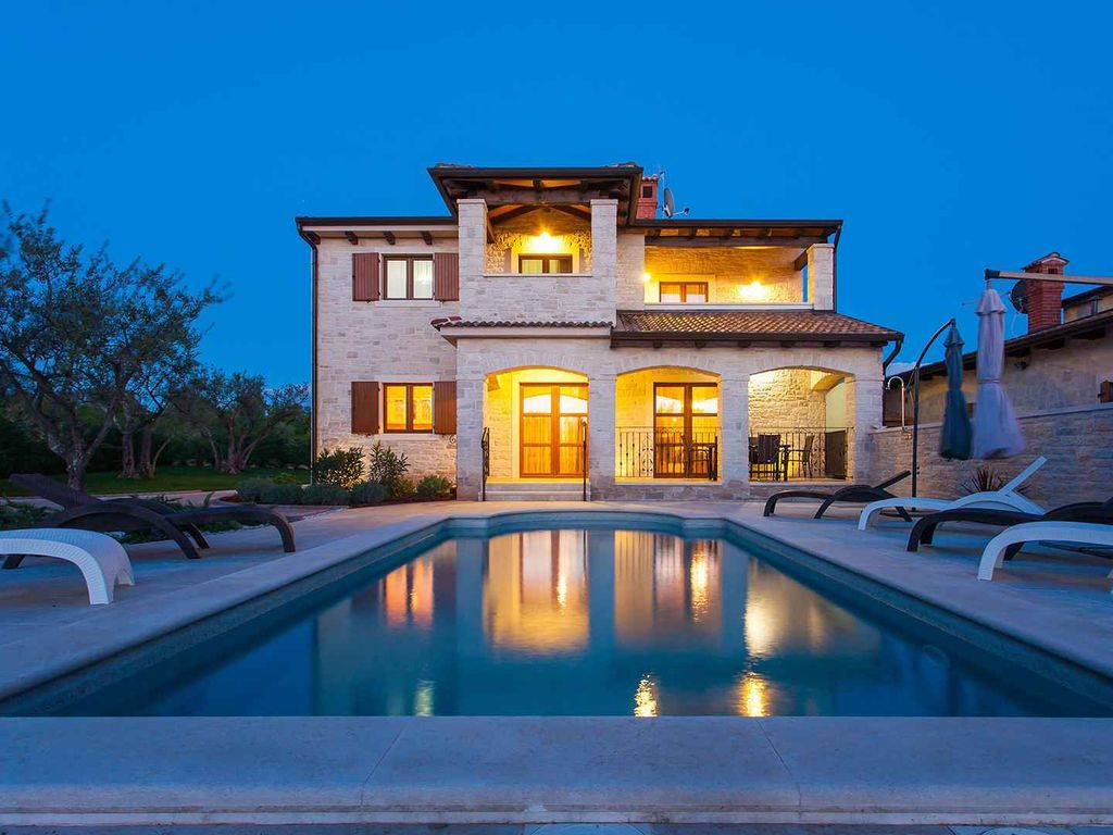 Villa mit privatem Pool und großem Garten