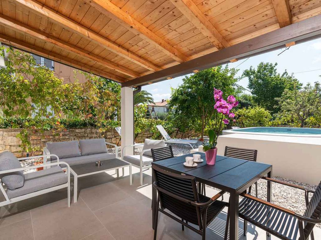 Ferienhaus mit Klimaanlage und Pool