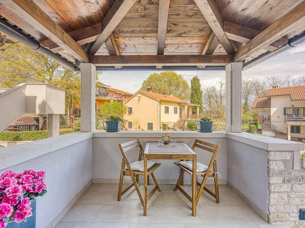 Villa mit Swimmingpool und Grill