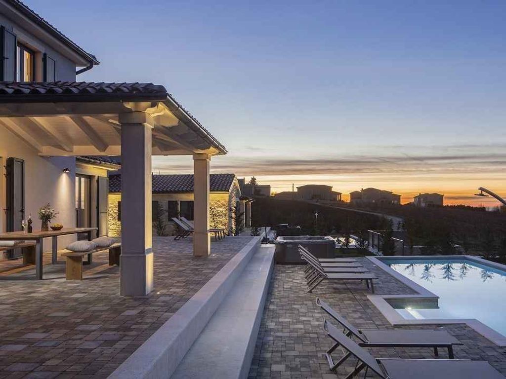 Villa mit Pool