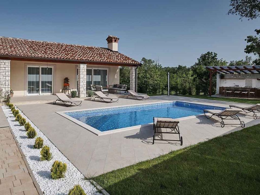 Villa mit Klimaanlage und Pool