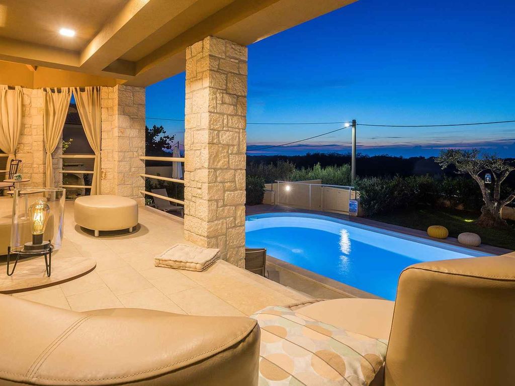 Villa mit Klimaanlage und Pool