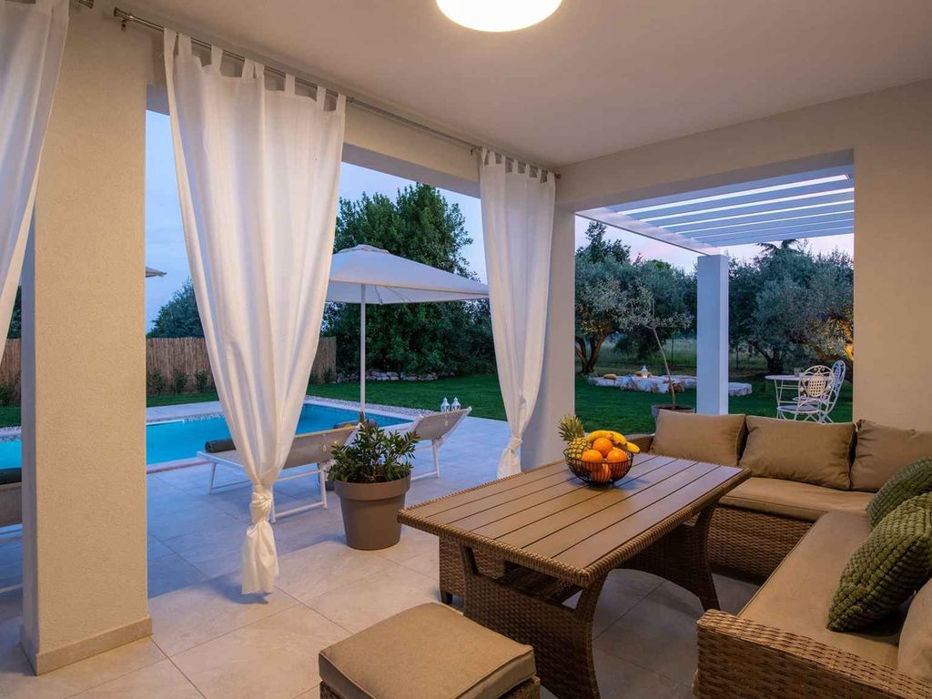 Villa mit Klimaanlage und Pool