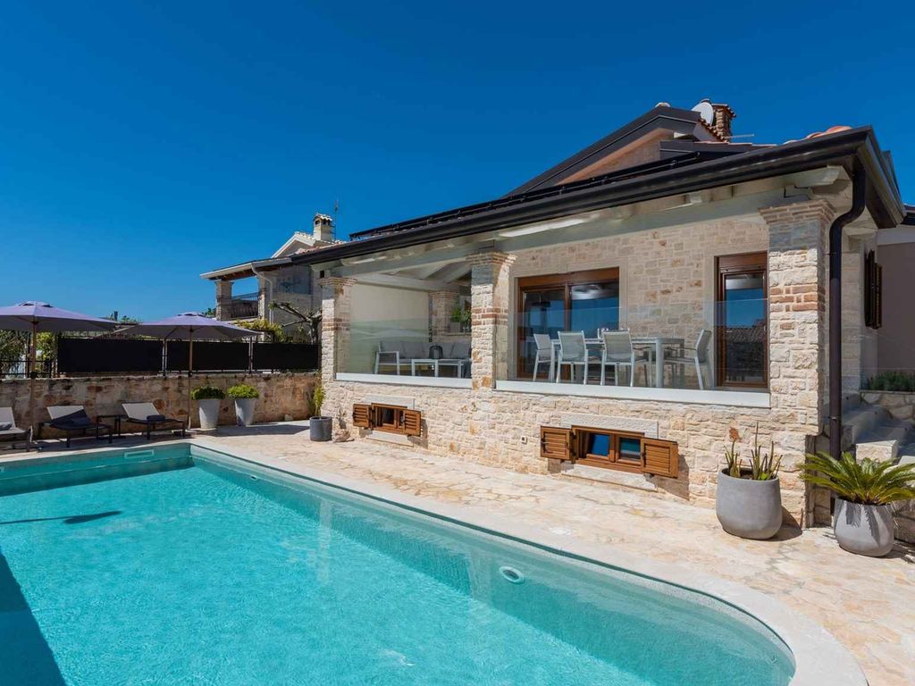 Villa mit Klimaanlage und Pool