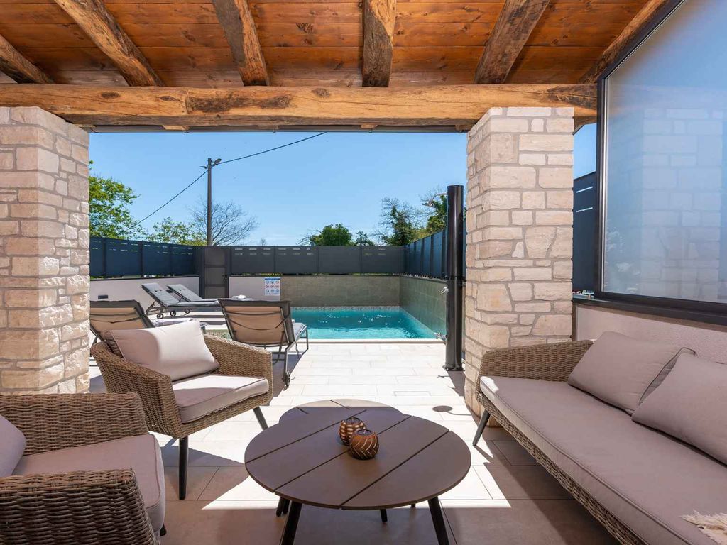 Villa mit Klimaanlage und Pool