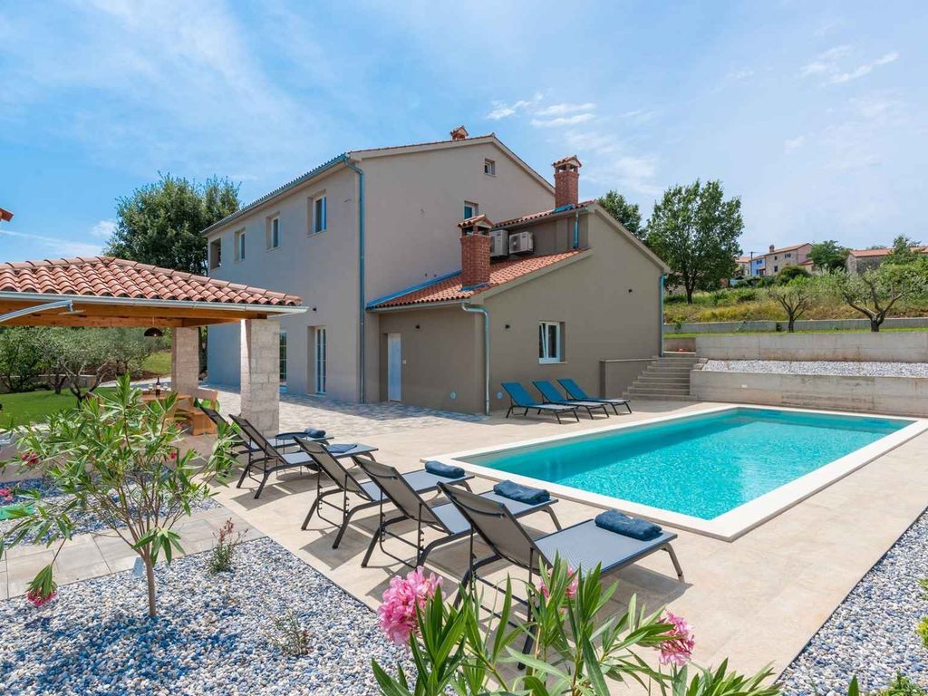 Villa mit Klimaanlage und Pool