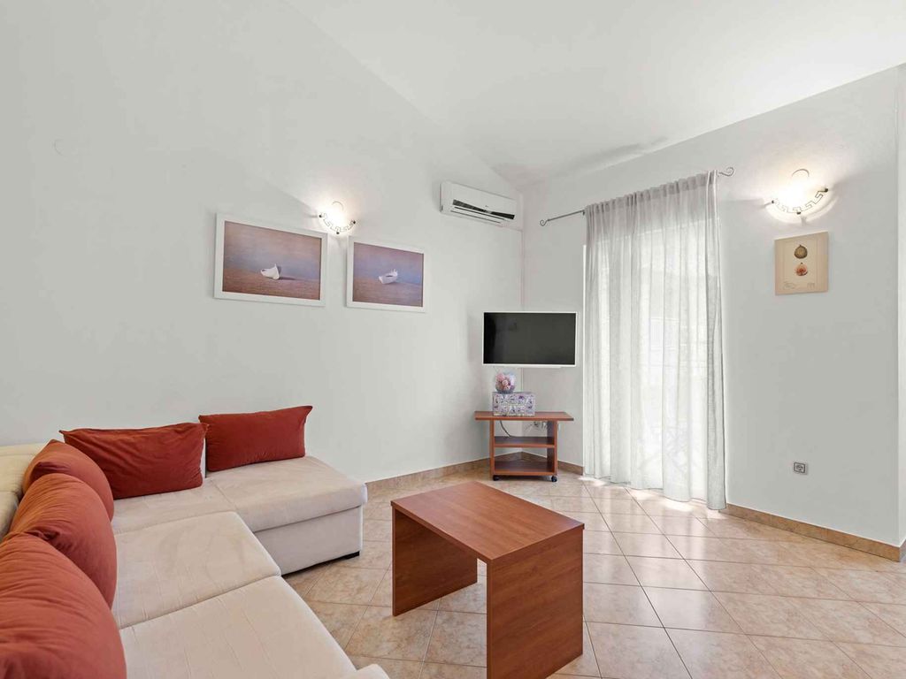Ferienwohnung mit Klimaanlage und Pool