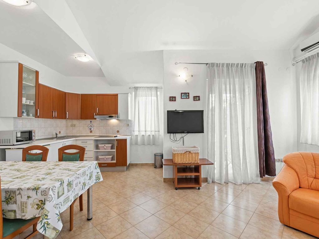 Ferienwohnung mit Klimaanlage und Pool
