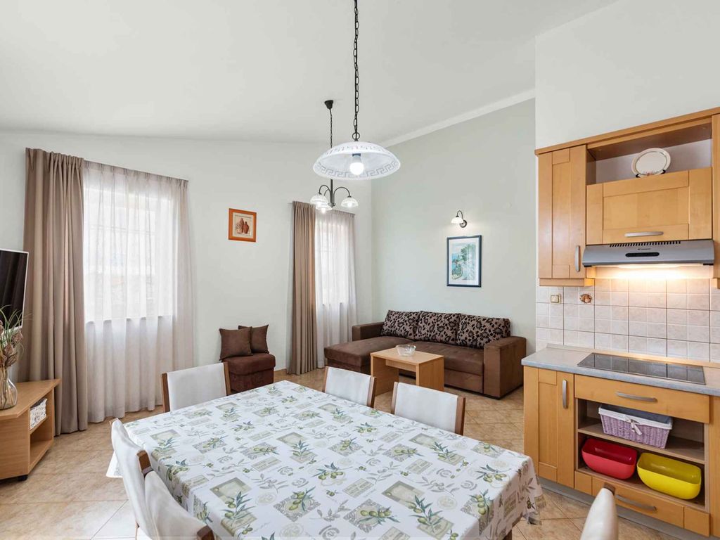 Ferienwohnung mit Klimaanlage und Pool