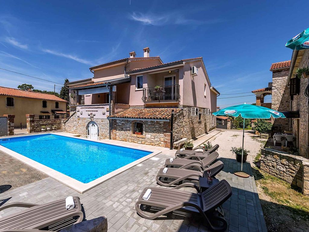 Ferienwohnung mit Klimaanlage und Pool