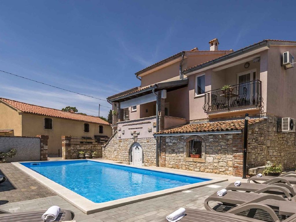 Ferienwohnung mit gemeinsamem Pool
