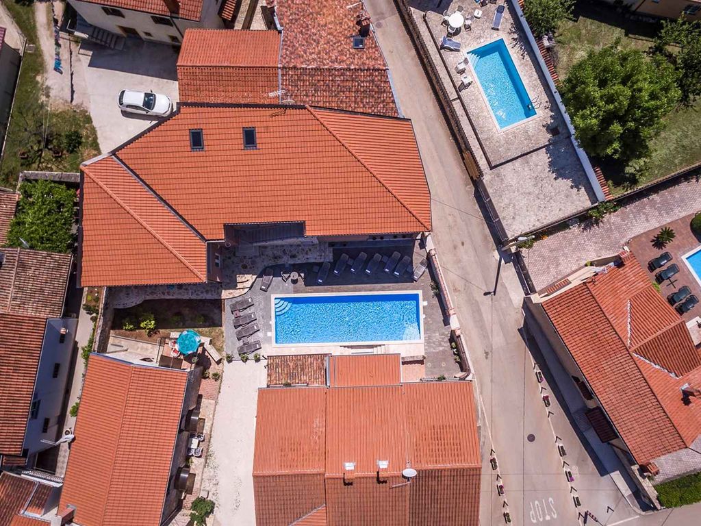 Ferienwohnung mit Gemeinschaftspool und Klimaanlage