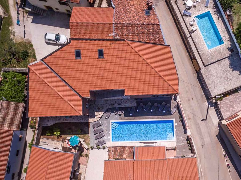 Ferienwohnung mit Pool und Klimaanlage