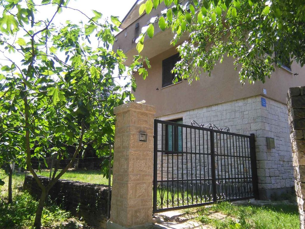 Ferienhaus mit Klimaanlage und Grill