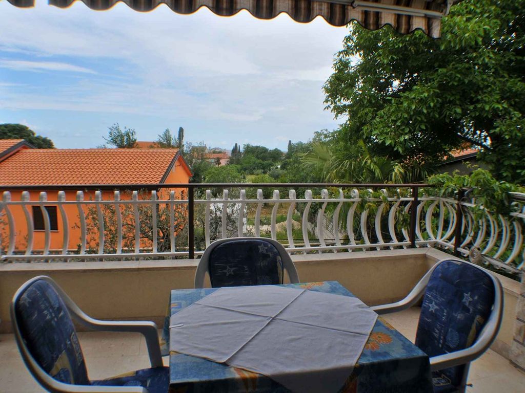 Ferienwohnung mit Klimaanlage und Balkon