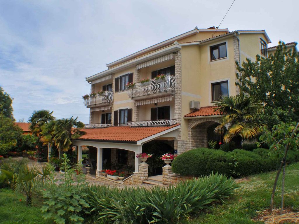 Ferienwohnung mit Klimaanlage und Balkon