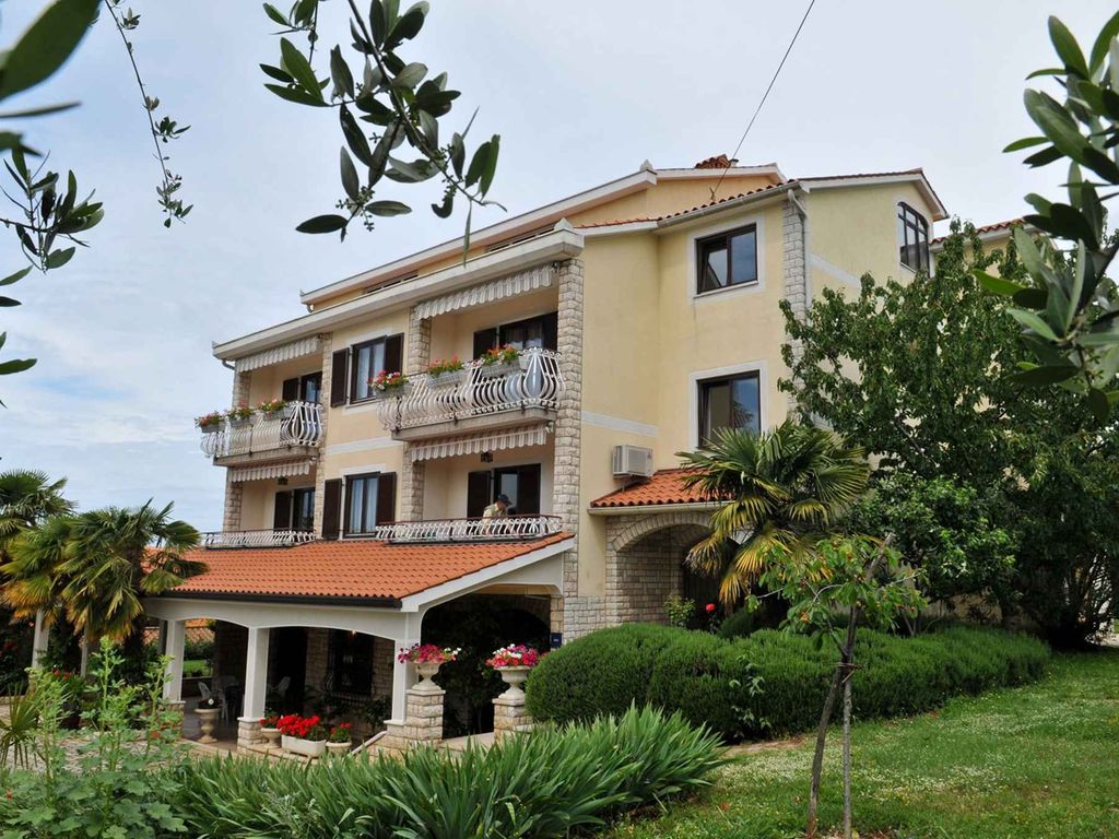Ferienwohnung mit Klimaanlage und Balkon