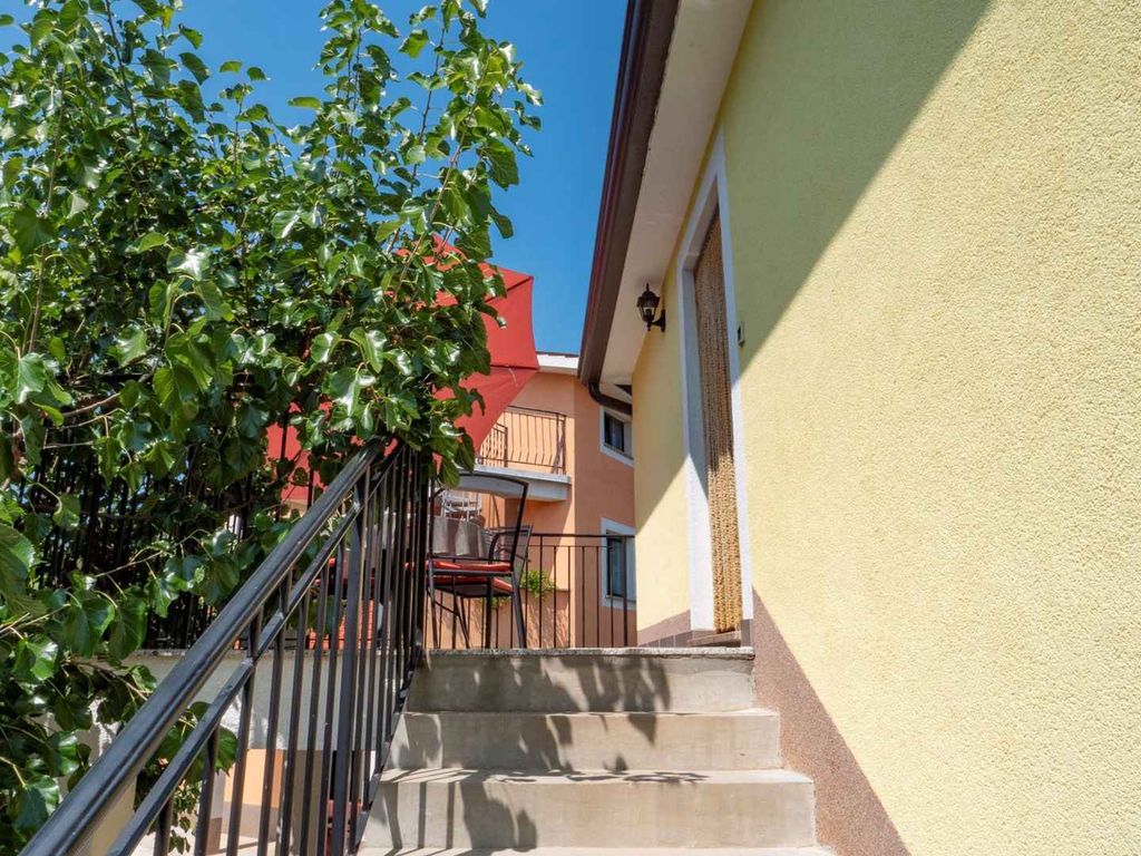 Studio mit Balkon