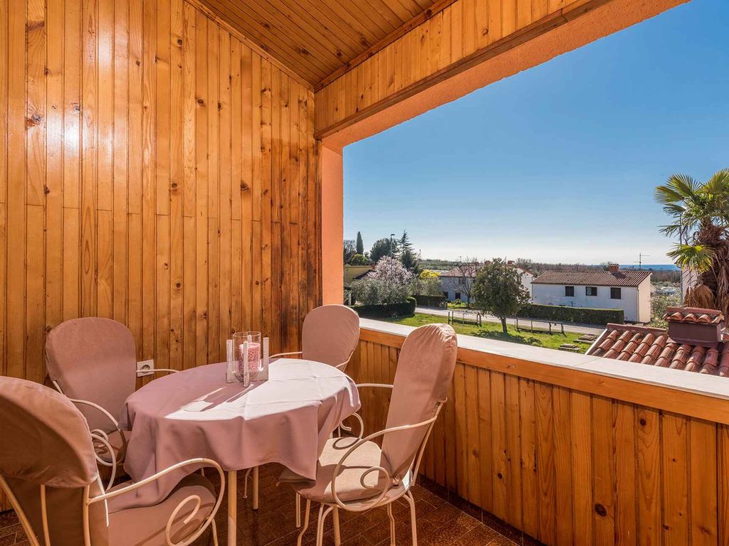 Ferienwohnung mit Klimaanlage und Balkon