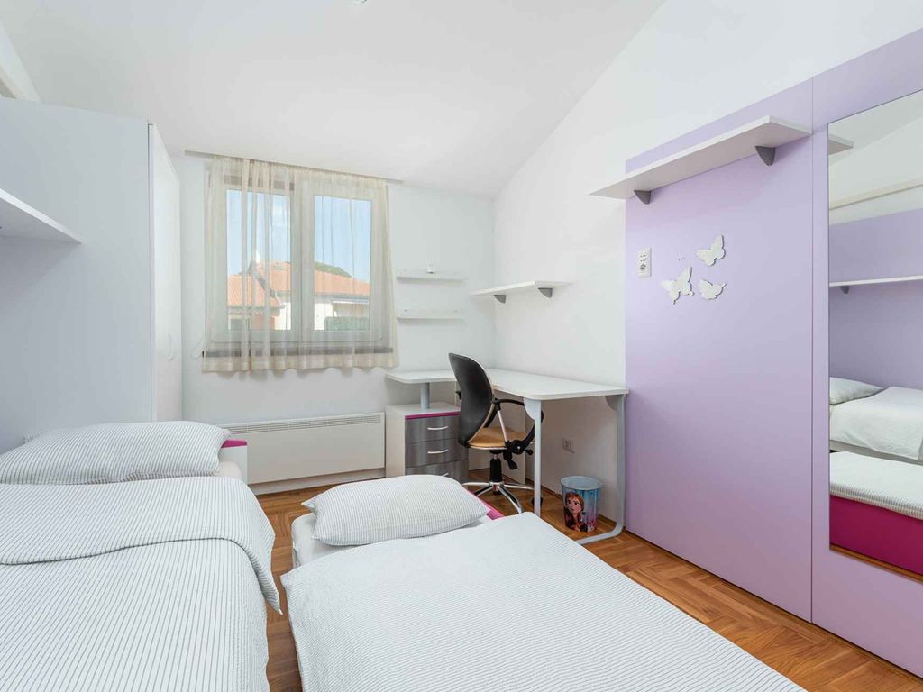 Modern eingerichtetes Apartment für vier Personen mit herrlichem Meerblick