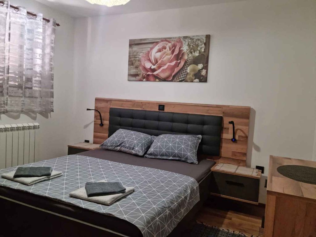 Eine komfortable, schön eingerichtete Ferienwohnung mit zwei Schlafzimmern auf einem Landgut