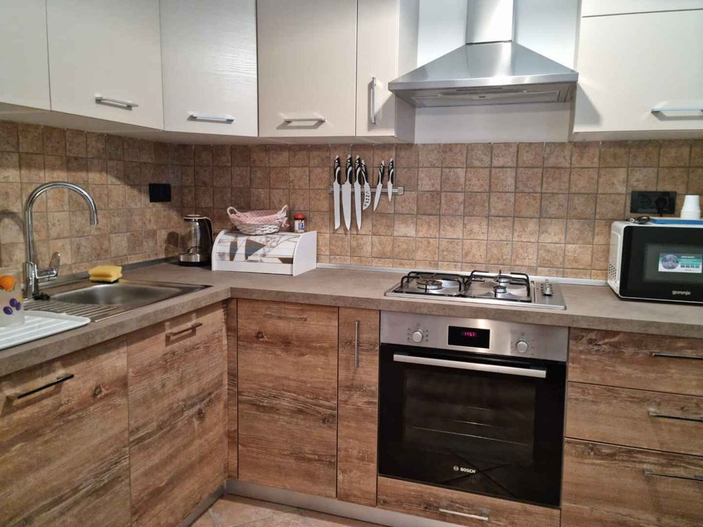 Eine komfortable, schön eingerichtete Ferienwohnung mit zwei Schlafzimmern auf einem Landgut