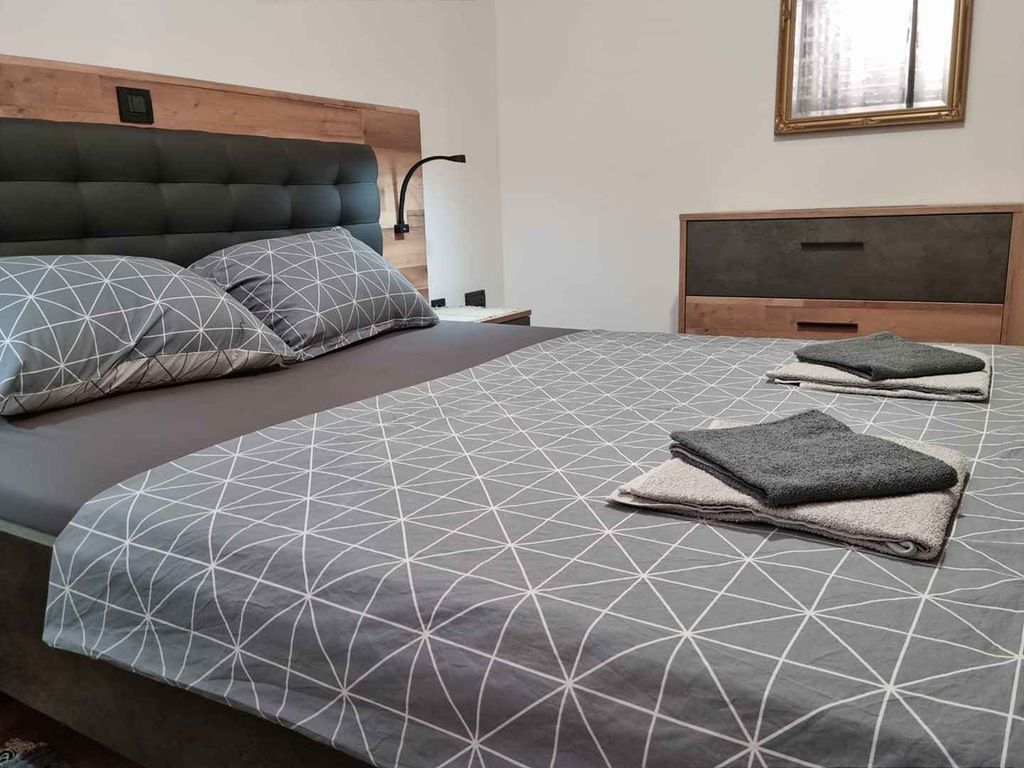 Eine komfortable, schön eingerichtete Ferienwohnung mit zwei Schlafzimmern auf einem Landgut