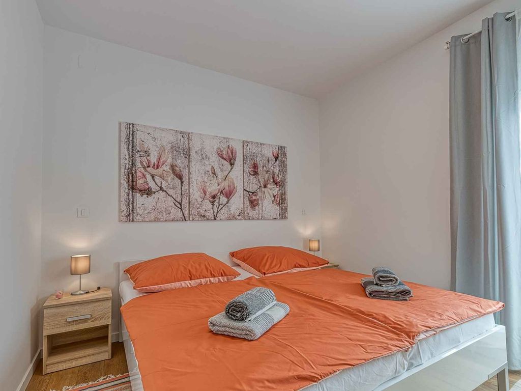 Apartment mit drei Schlafzimmern für 5 Personen und privatem Pool in Vabriga
