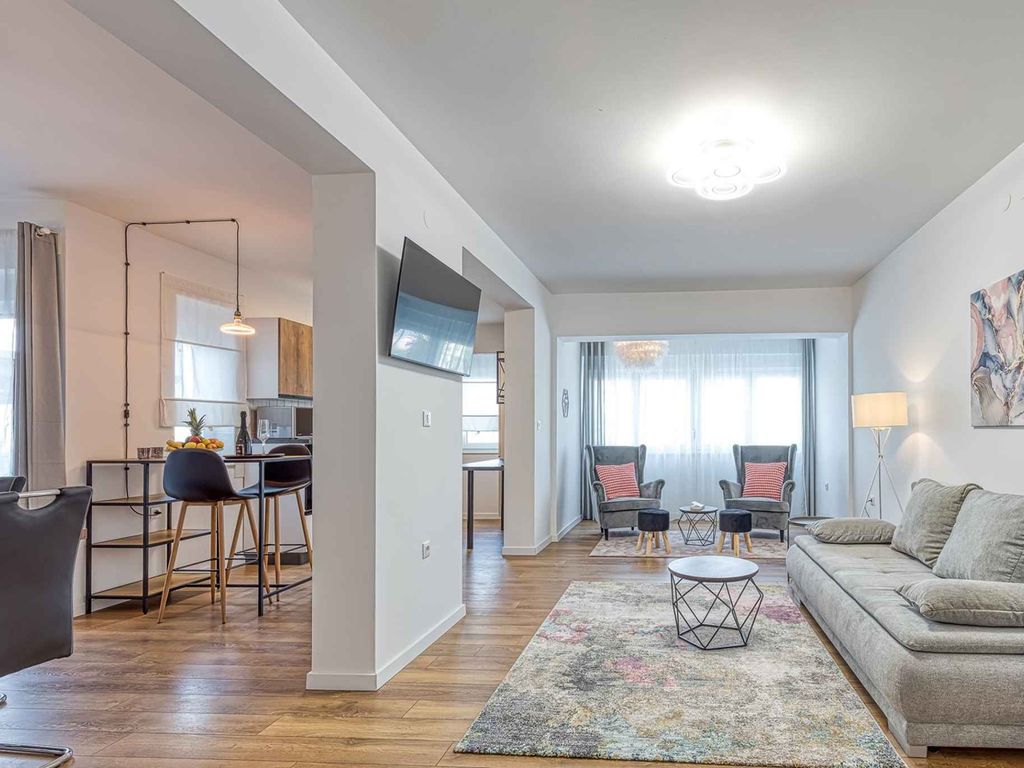 Apartment mit drei Schlafzimmern für 5 Personen und privatem Pool in Vabriga