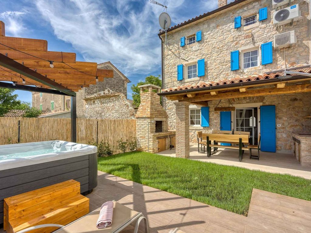 Ferienhaus mit Whirlpool