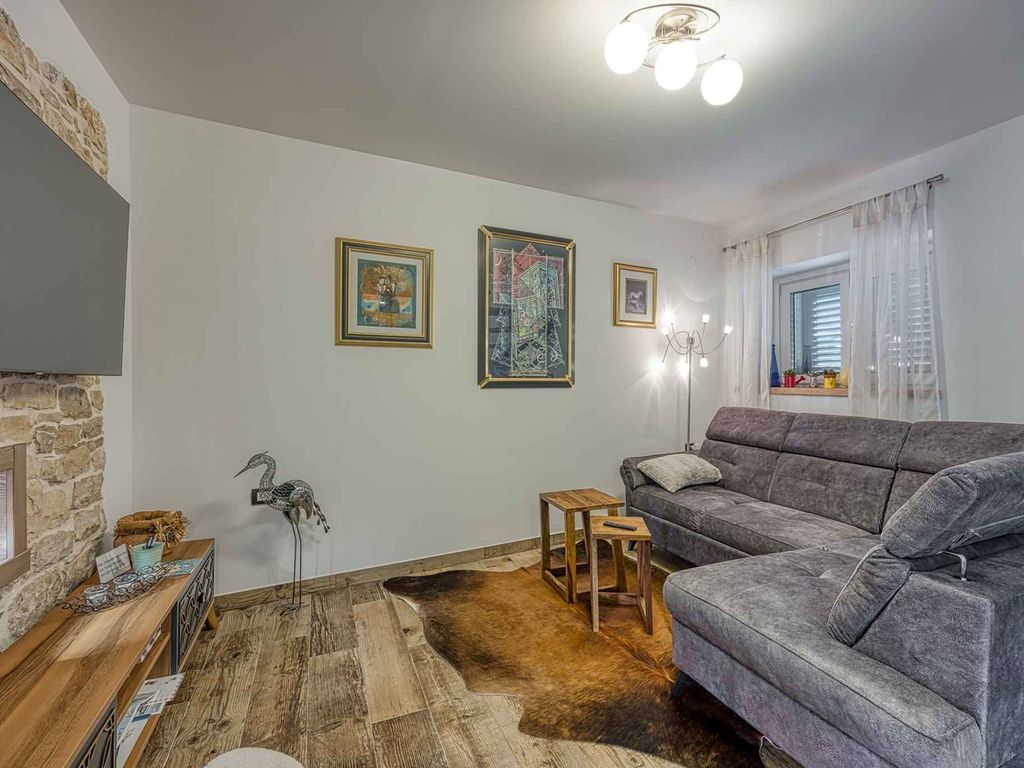 Charmantes, renoviertes und modern ausgestattetes Steinhaus in Vabriga für 4 Personen