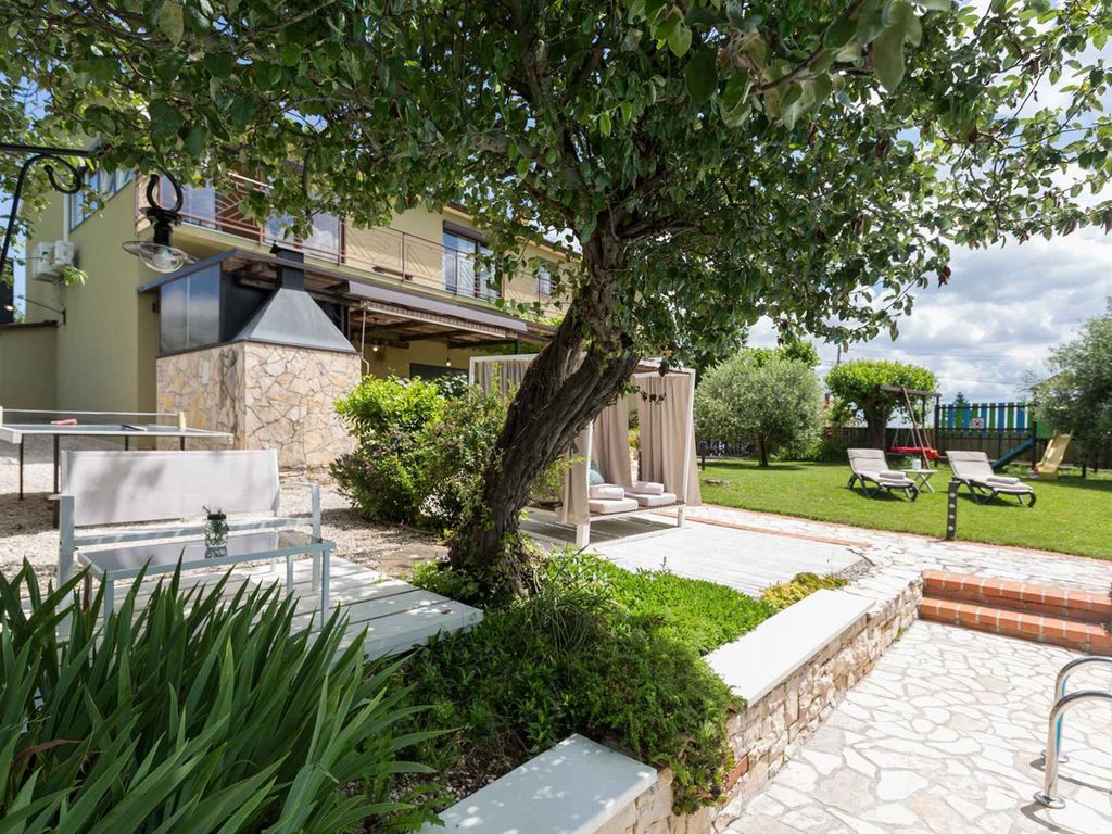 FerienHaus mit Aussenpool