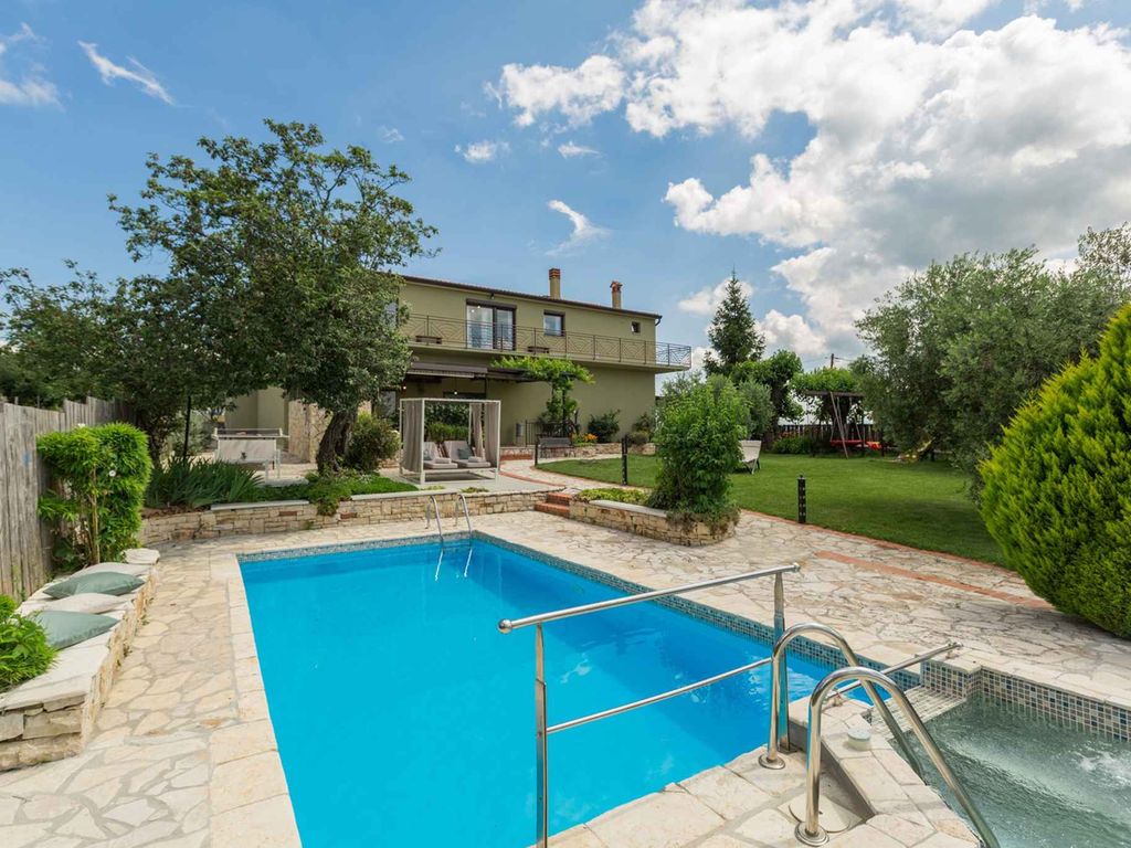 FerienHaus mit Aussenpool