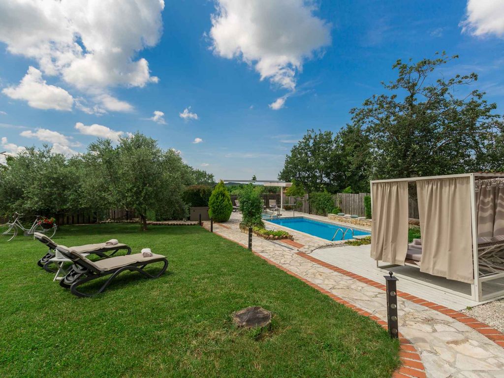 Villa mit Klimaanlage und Pool