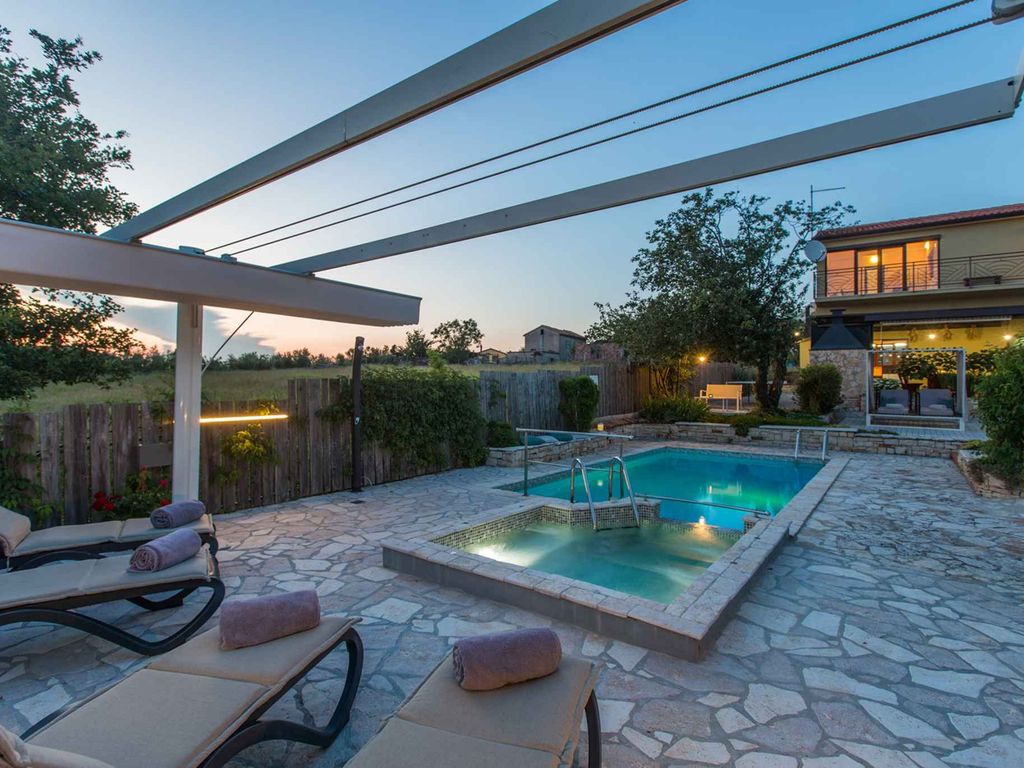 Villa mit Klimaanlage und Pool